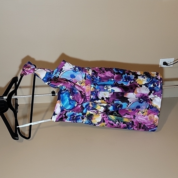 Bisou Bisou One Shoulder Floral Dress - Purple and Blue - Picture 2 of 6